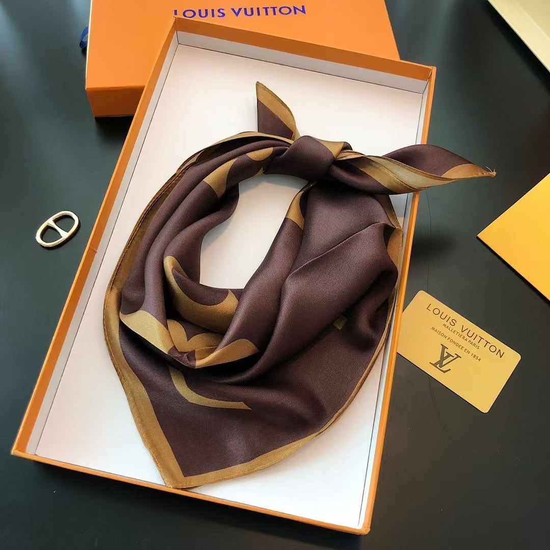 Foulard L*uis V*uitton