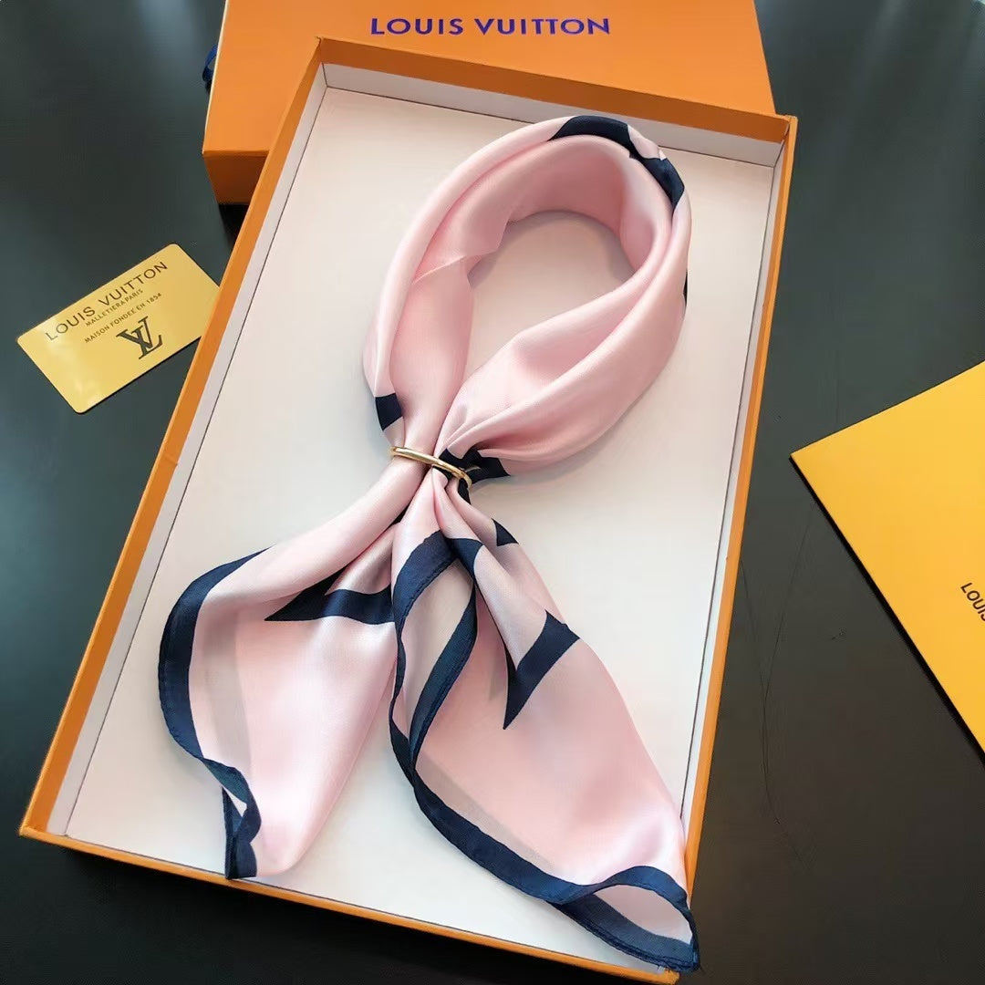 Foulard L*uis V*uitton