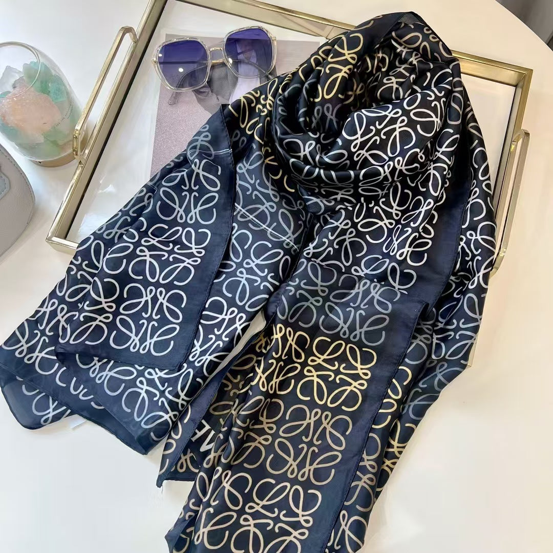 Foulard Lo*we